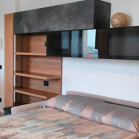Ultimo Piano Top-floor With Private Garage Lägenhet Vicenza